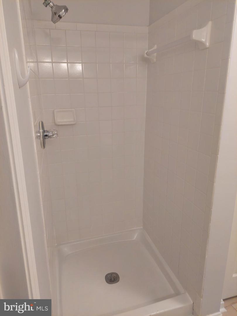 MDMC2243990 Property Photo 13