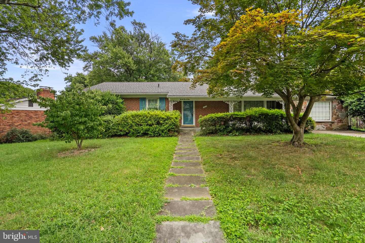 9203 Watson Rd Property Photo 2