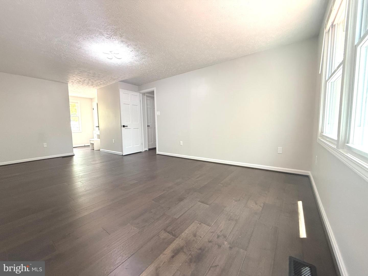 20345 Watkins Meadow Dr Property Photo 11