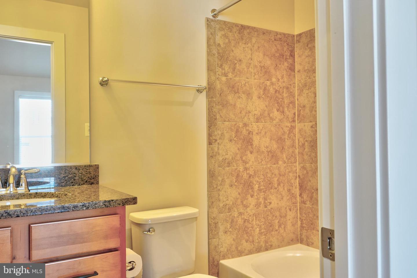219 Baldwin St Property Photo 10