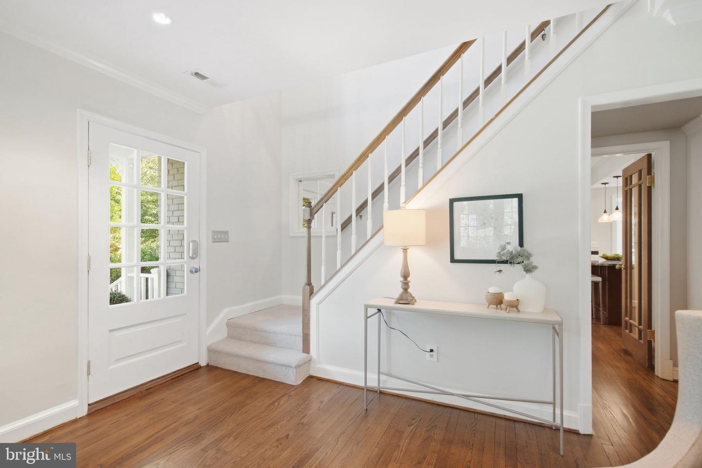 6424 Broad St Property Photo 5