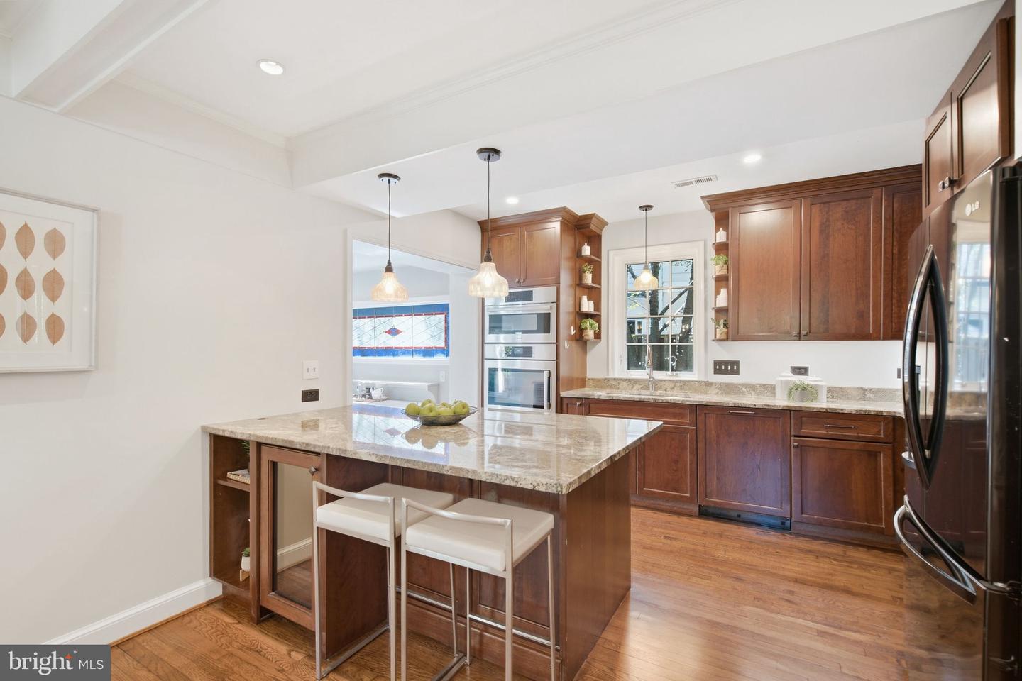 6424 Broad St Property Photo 12