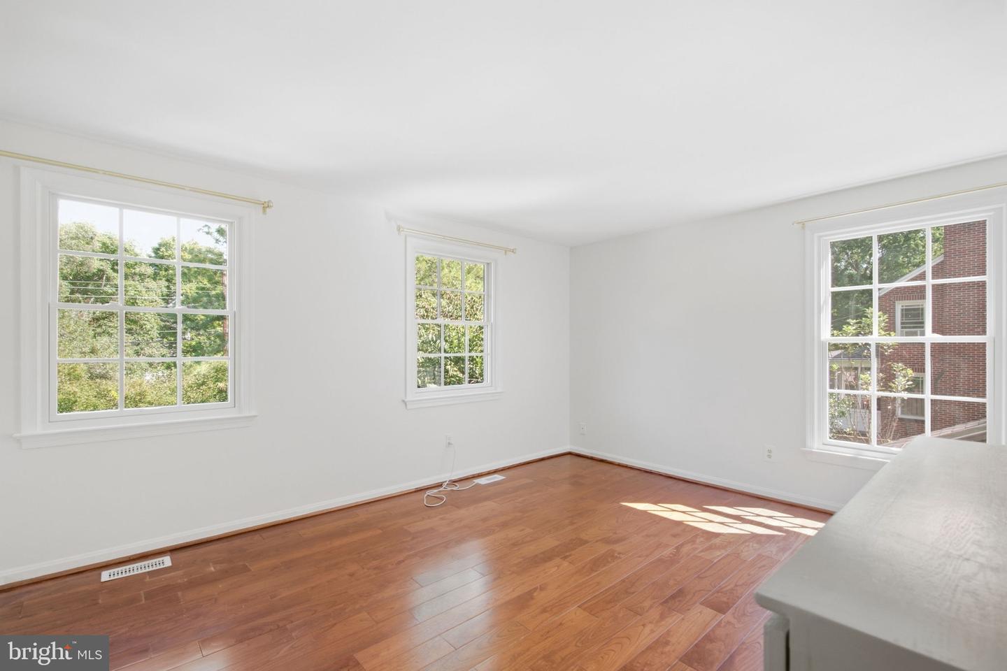 6424 Broad St Property Photo 37