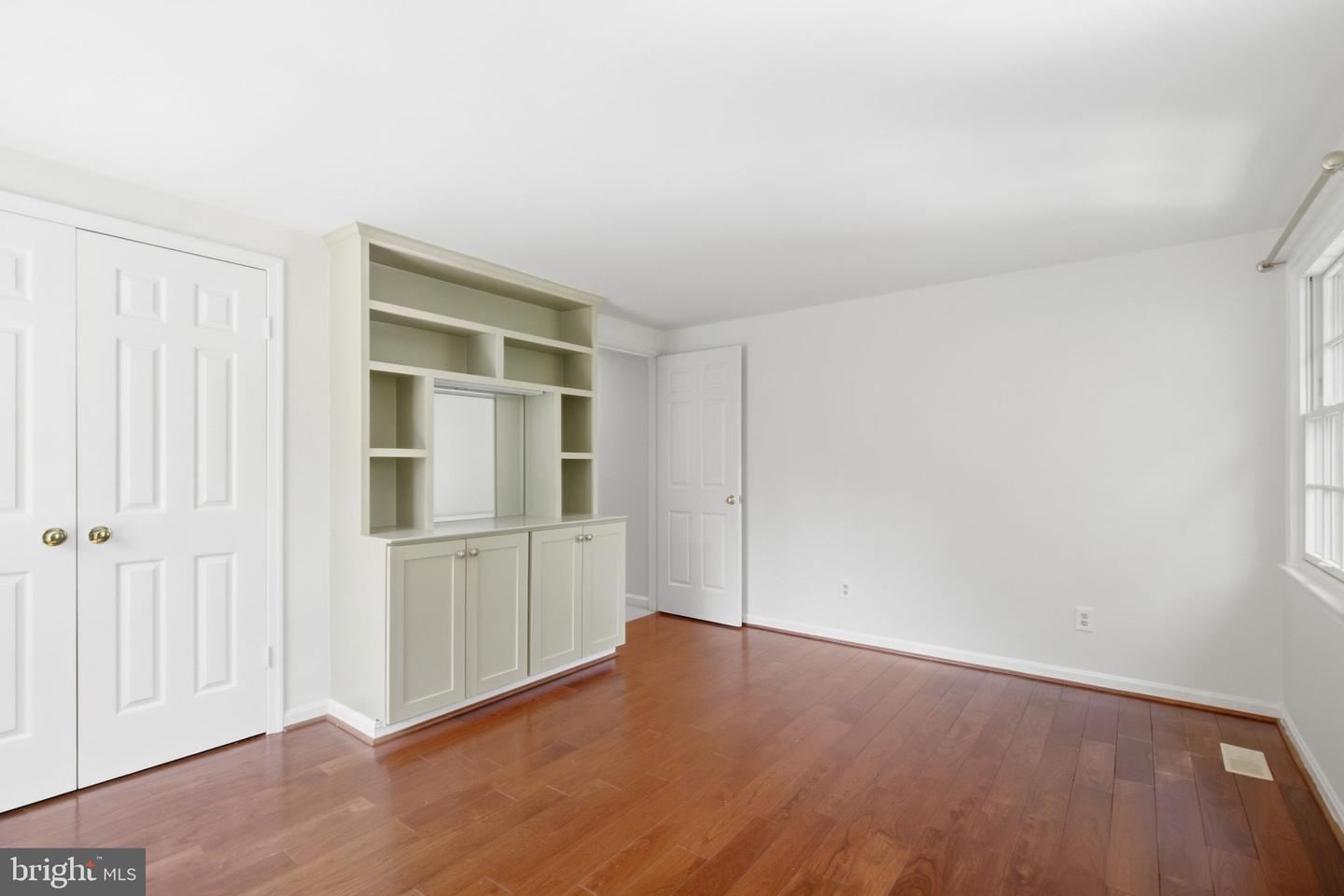 6424 Broad St Property Photo 39