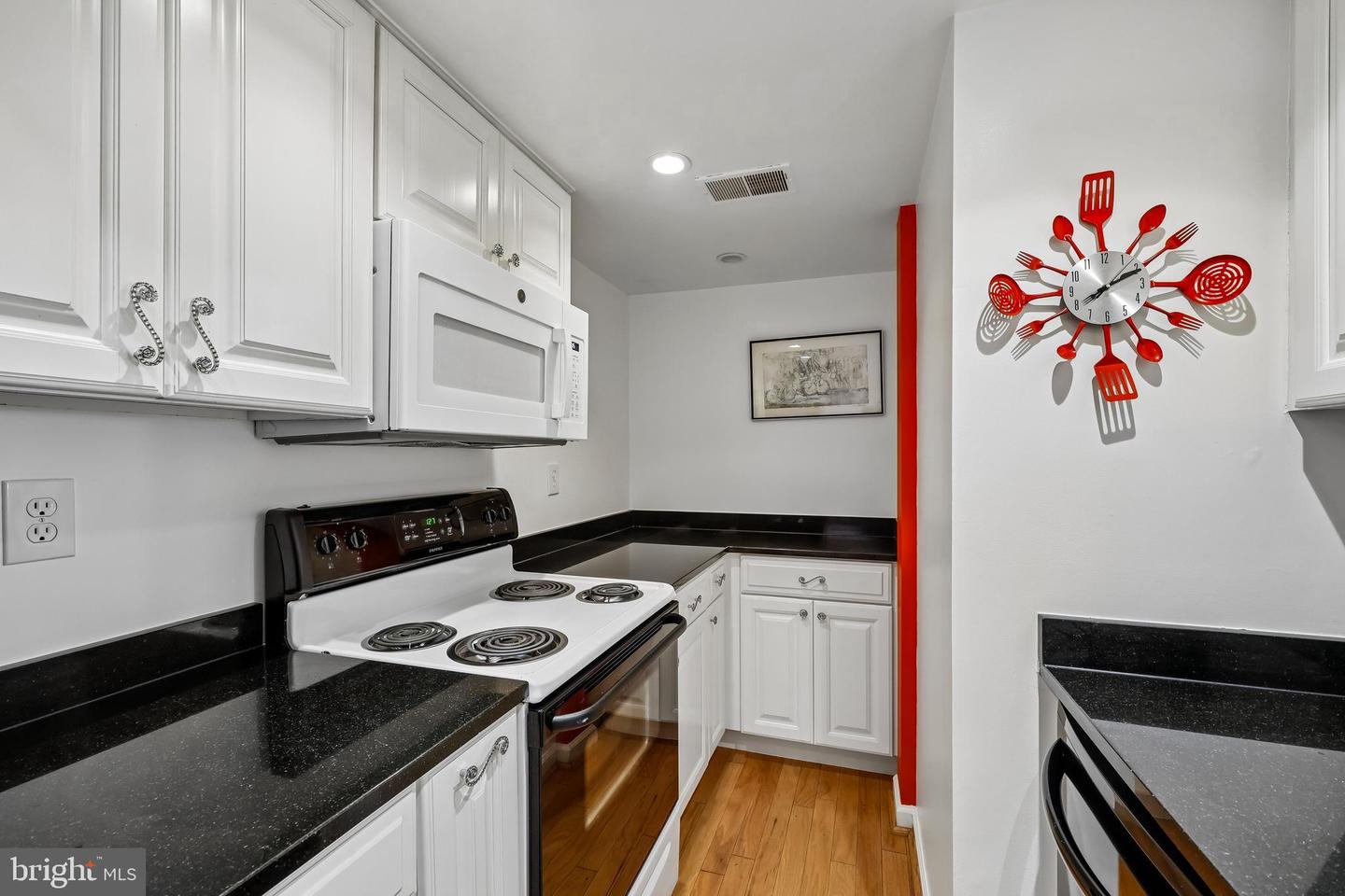 7814 Coddle Harbor Ln #35 Property Photo 9