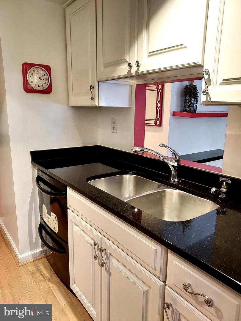 7814 Coddle Harbor Ln #35 Property Photo 12