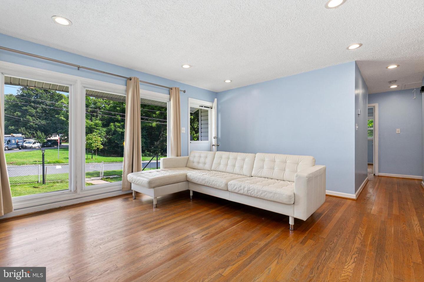 4010 Elizabeth St Property Photo 5