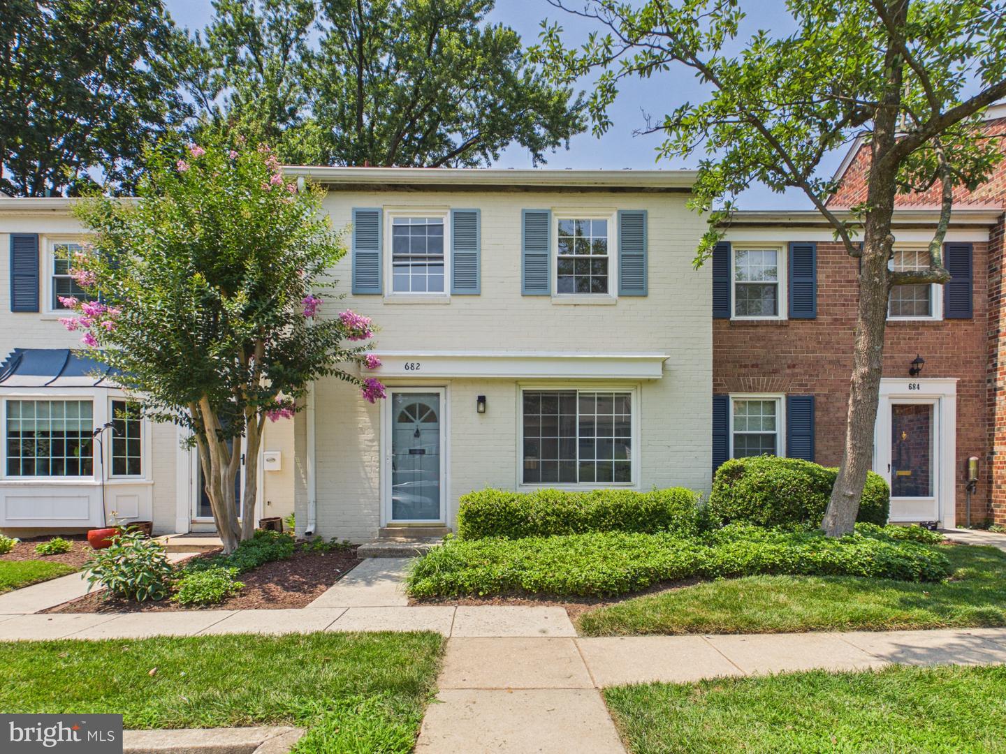 682 AZALEA DR #6-682 Property Photo 1