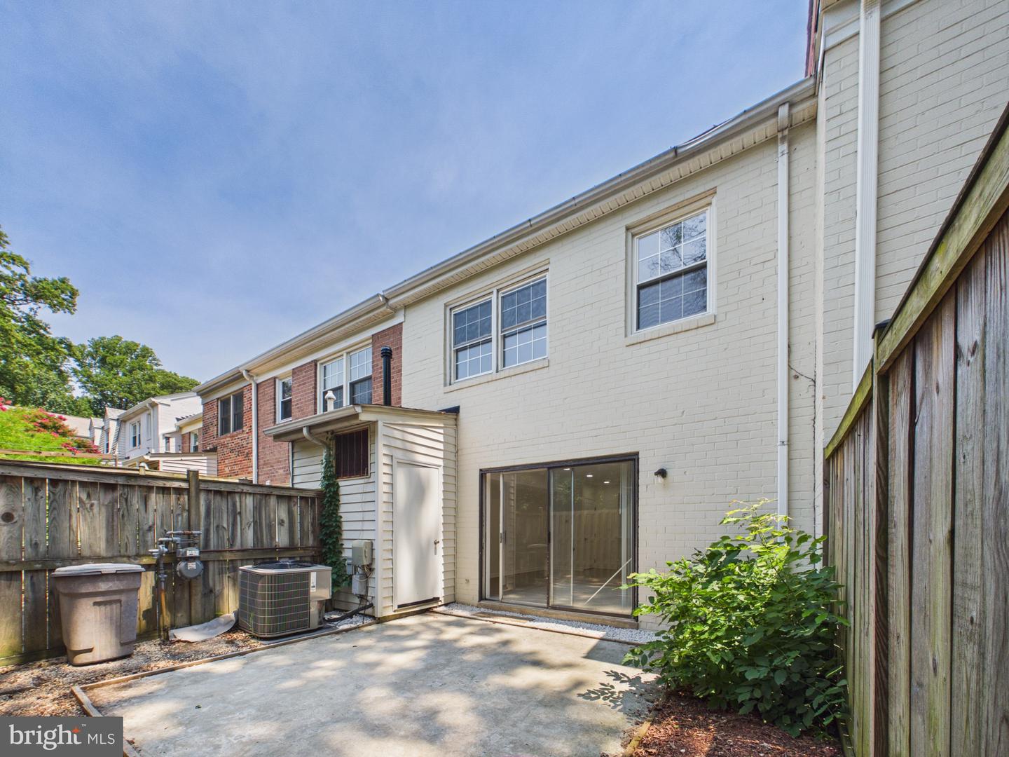 682 Azalea Dr #6-682 Property Photo 16