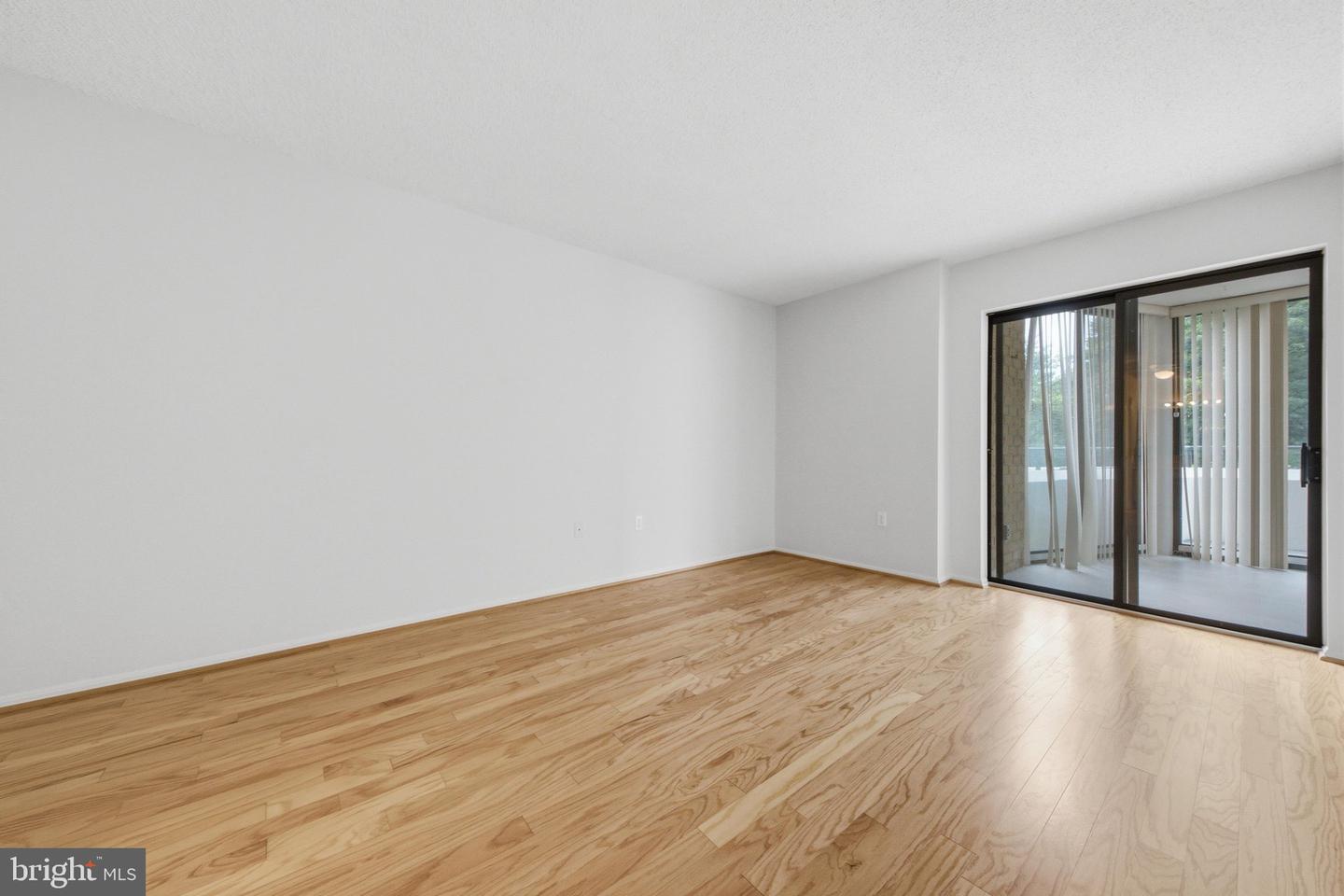 15107 Interlachen Dr #2-115 Property Photo 7