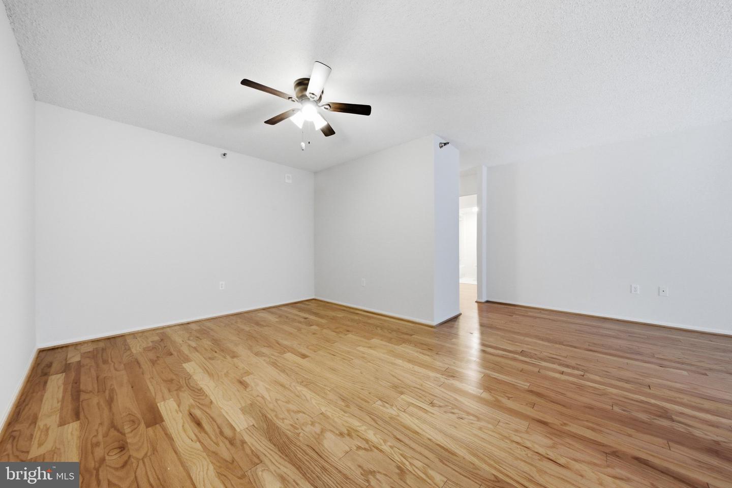 15107 Interlachen Dr #2-115 Property Photo 12