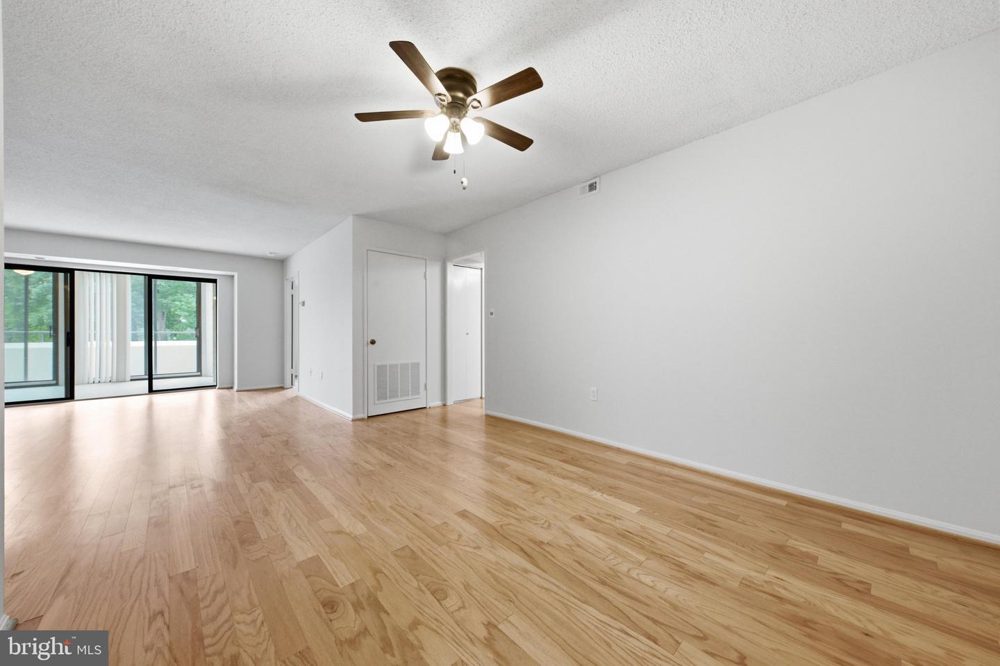 15107 Interlachen Dr #2-115 Property Photo 14
