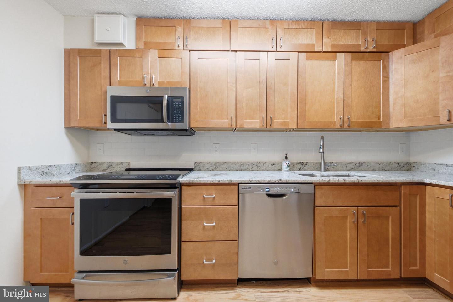 15107 Interlachen Dr #2-115 Property Photo 16