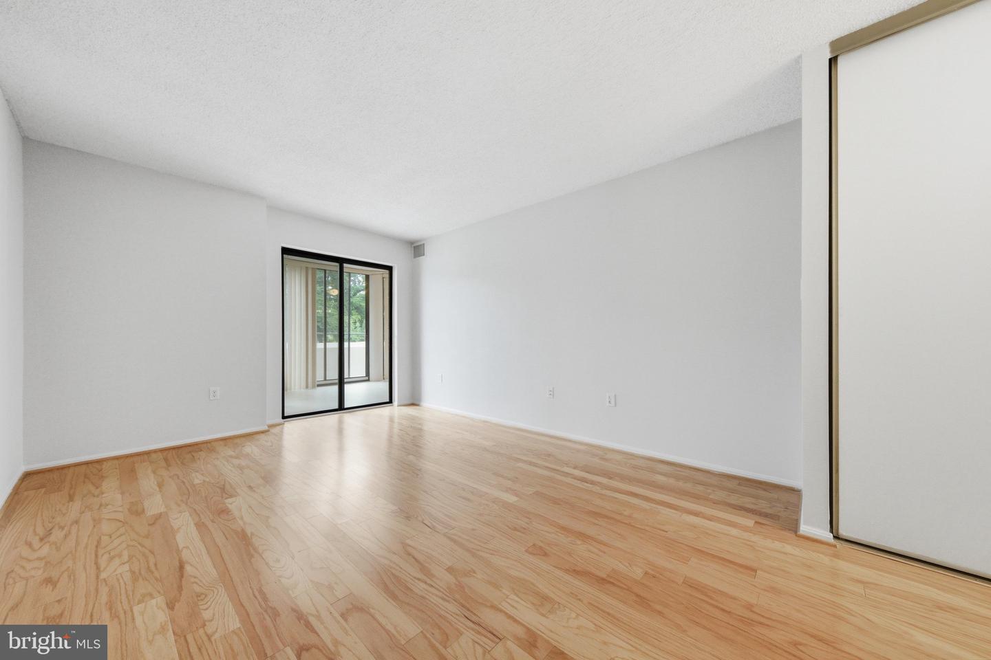 15107 Interlachen Dr #2-115 Property Photo 18