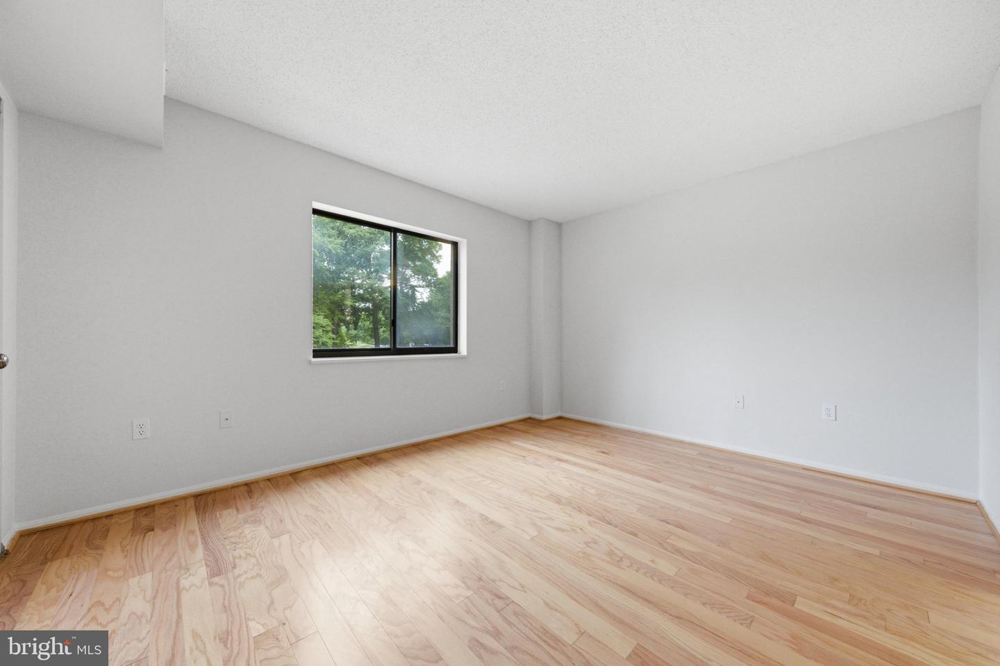 15107 Interlachen Dr #2-115 Property Photo 24