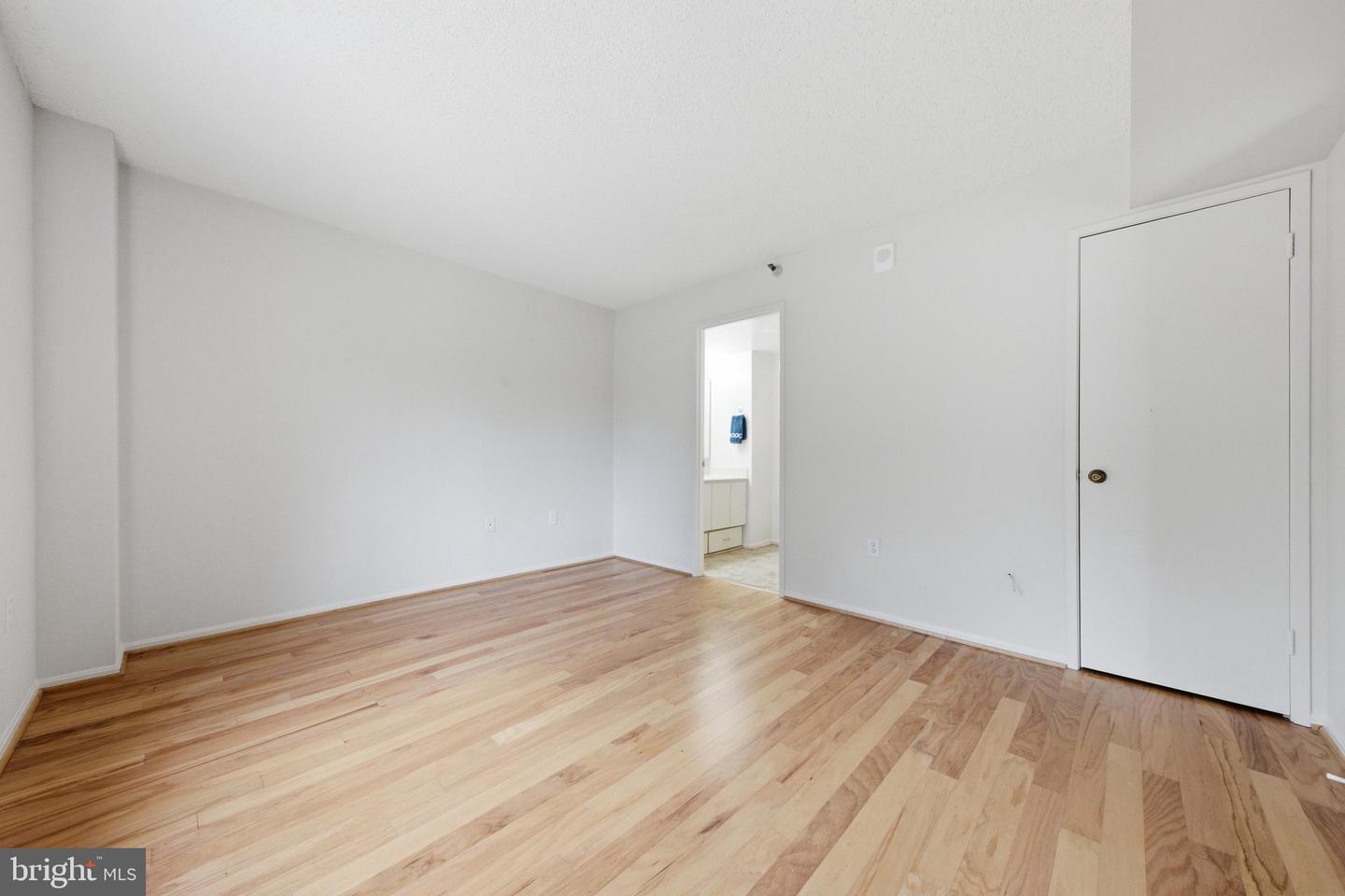 15107 Interlachen Dr #2-115 Property Photo 25