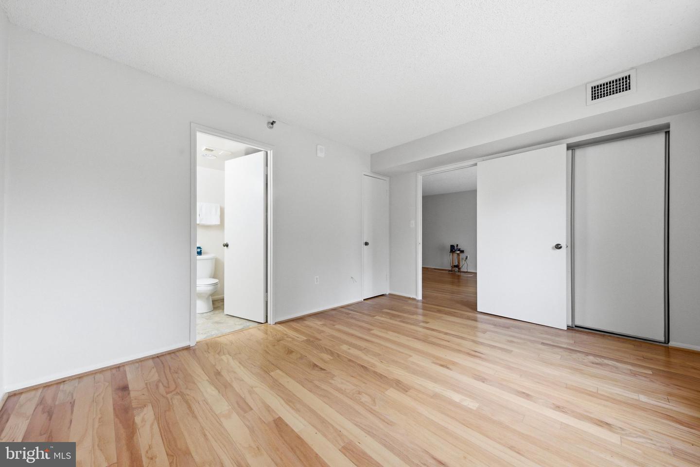 15107 Interlachen Dr #2-115 Property Photo 26