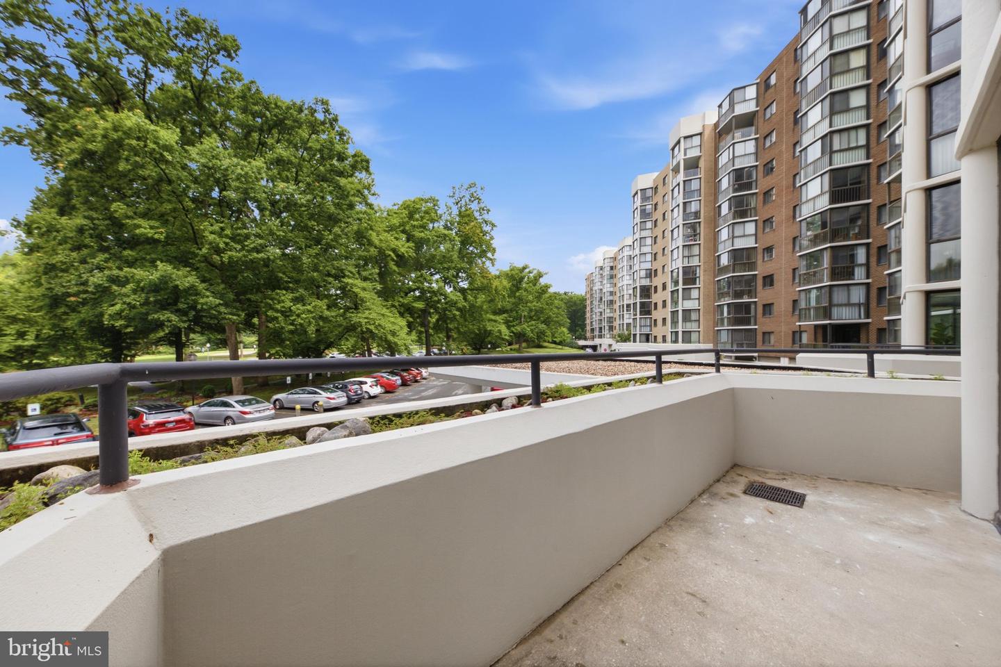 15107 Interlachen Dr #2-115 Property Photo 34