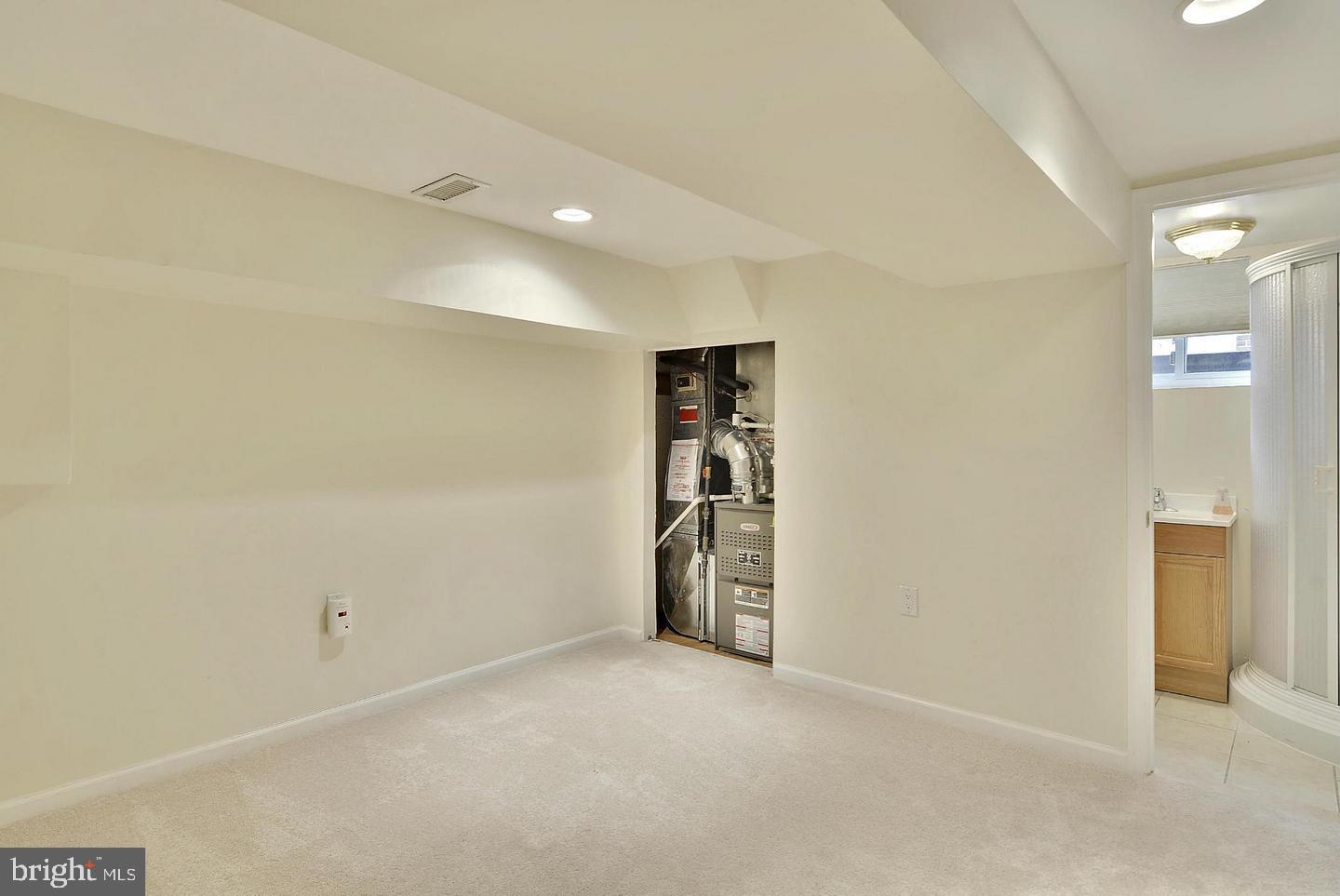 717 Hillsboro Dr Property Photo 8