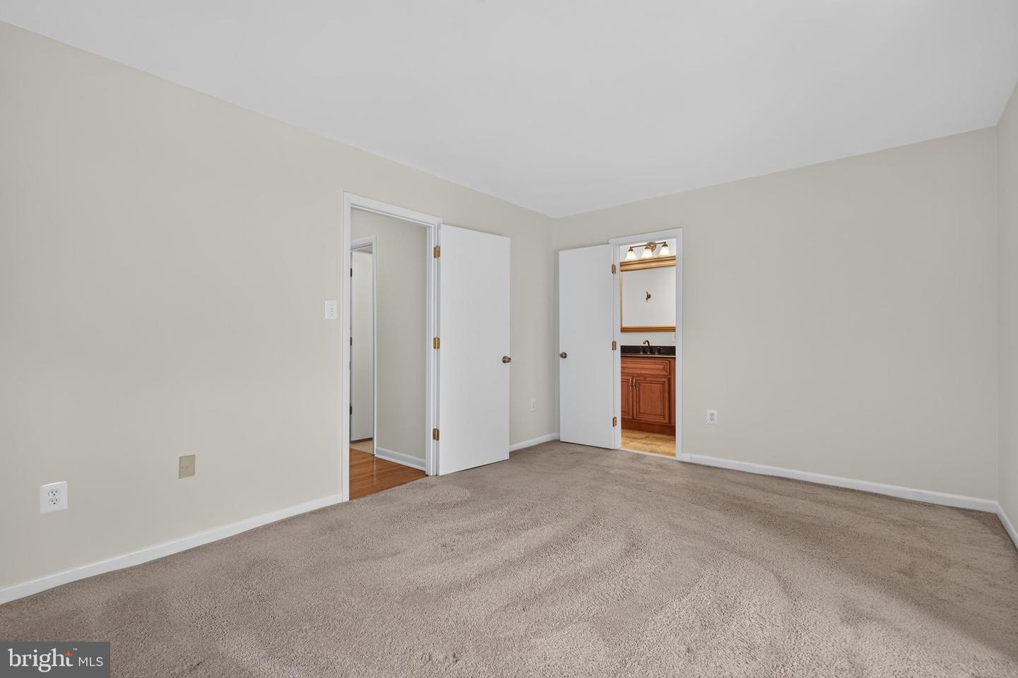 9217 Three Oaks Dr Property Photo 25