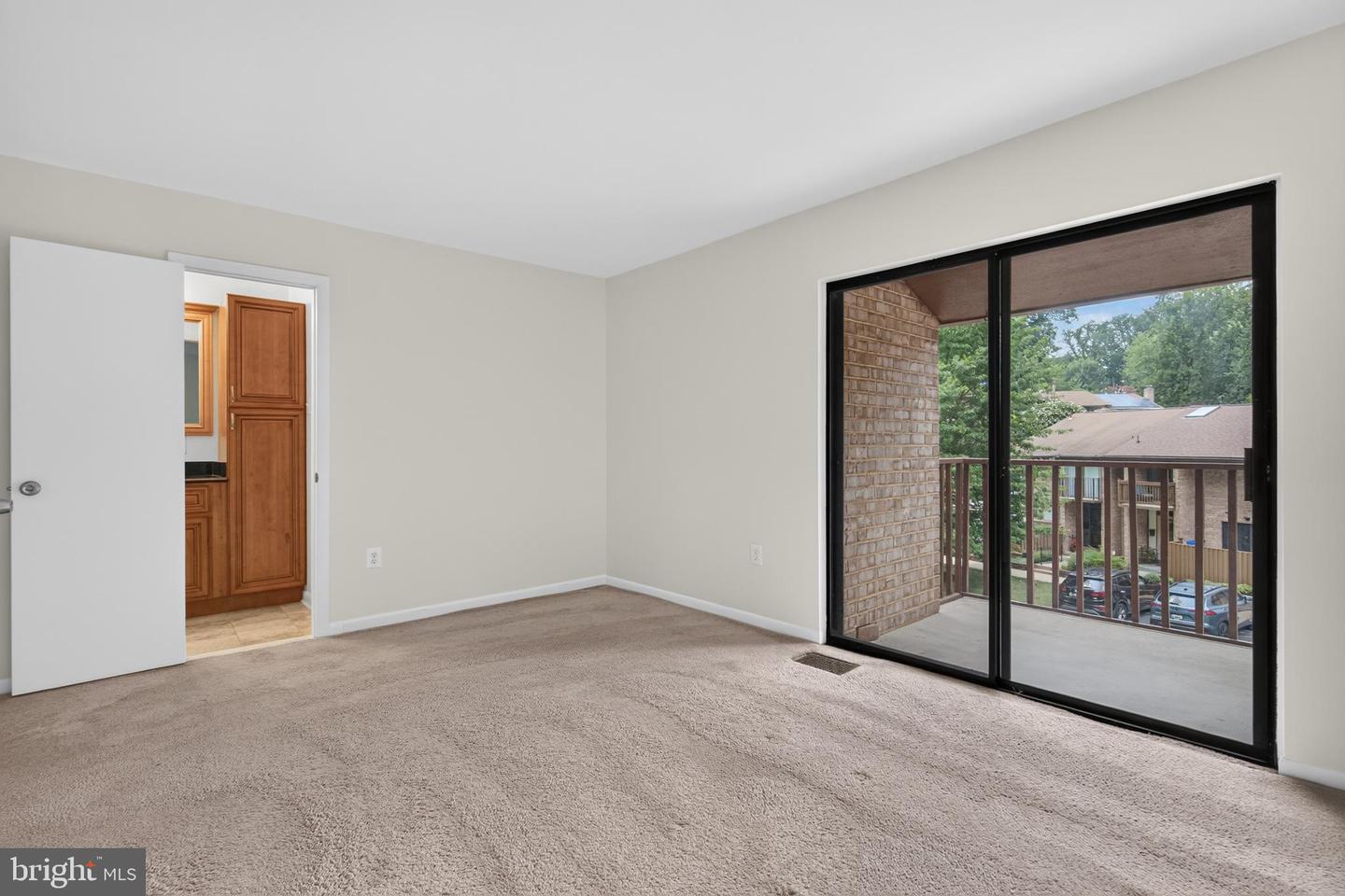 9217 Three Oaks Dr Property Photo 29