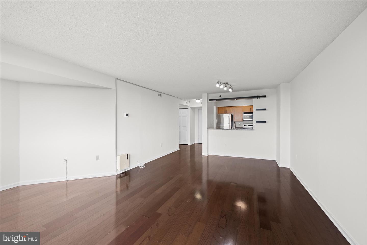 10101 Grosvenor Pl #1818 Property Photo 11
