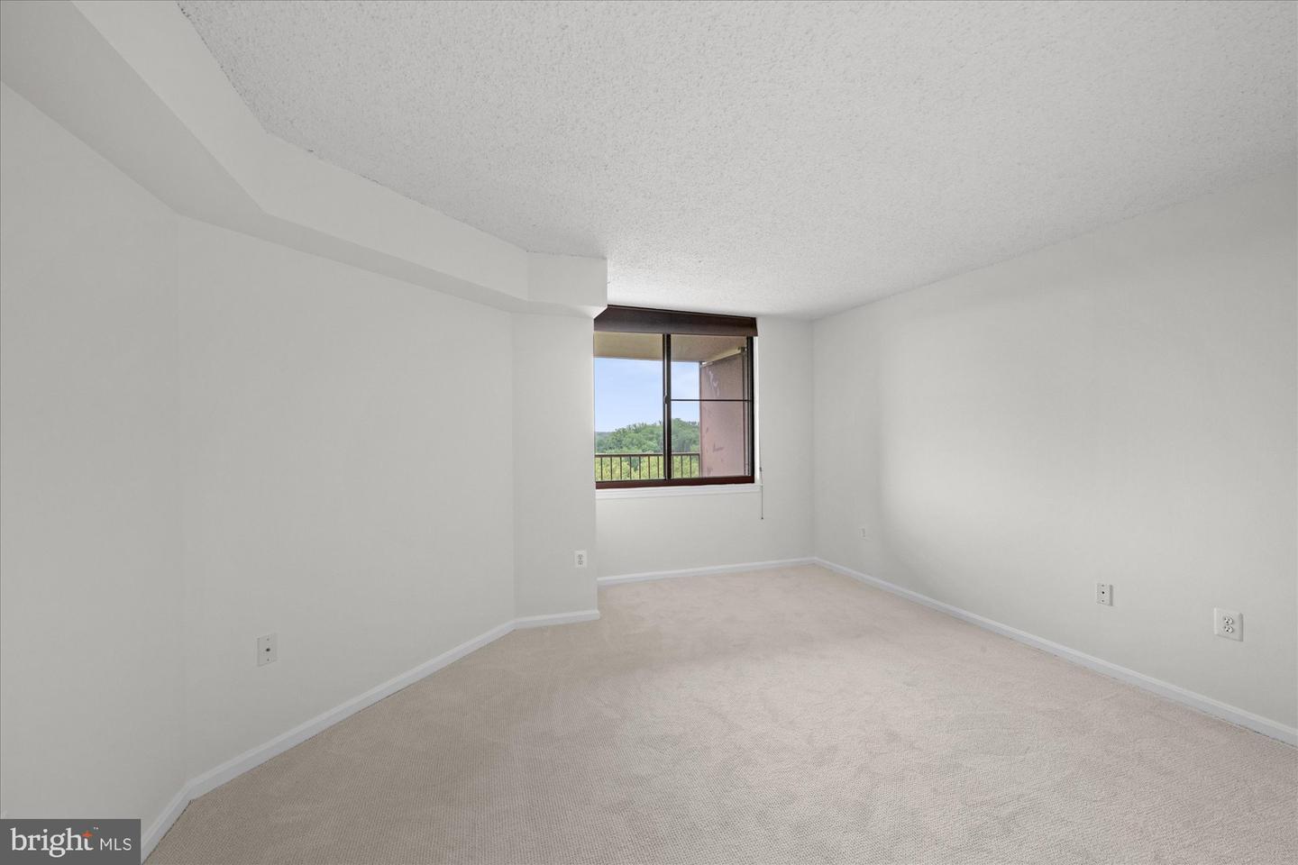 10101 Grosvenor Pl #1818 Property Photo 25