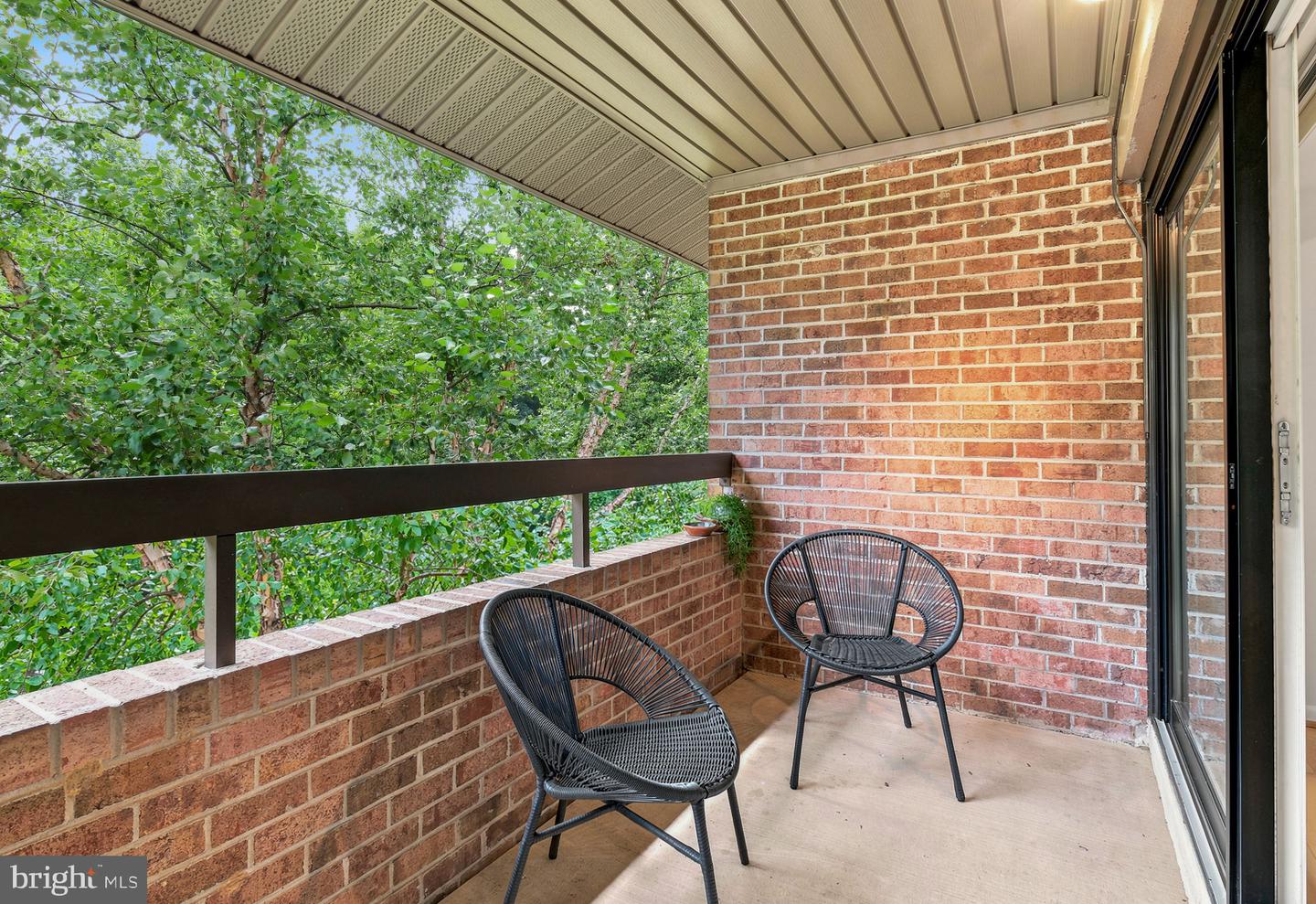 5809 Edson #303 Property Photo 10