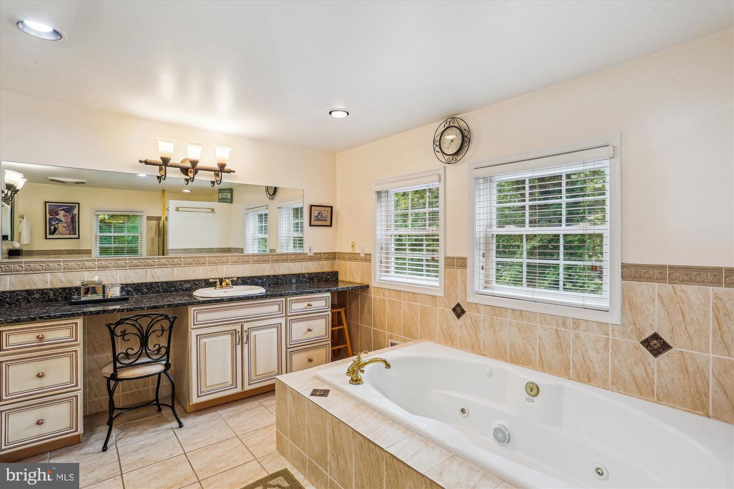 9201 Laurel Oak Dr Property Photo 22
