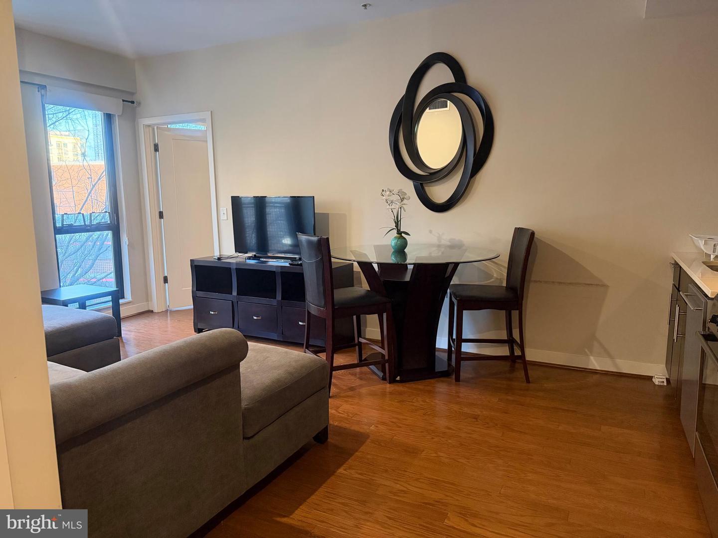 1320 Fenwick Ln #700 Property Photo 18