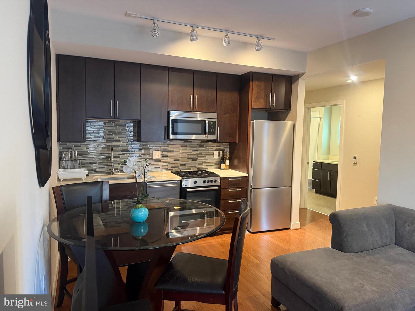 1320 Fenwick Ln #700 Property Photo 19
