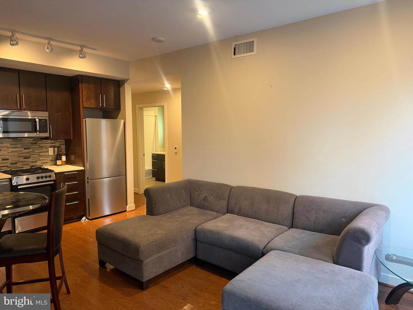1320 Fenwick Ln #700 Property Photo 21