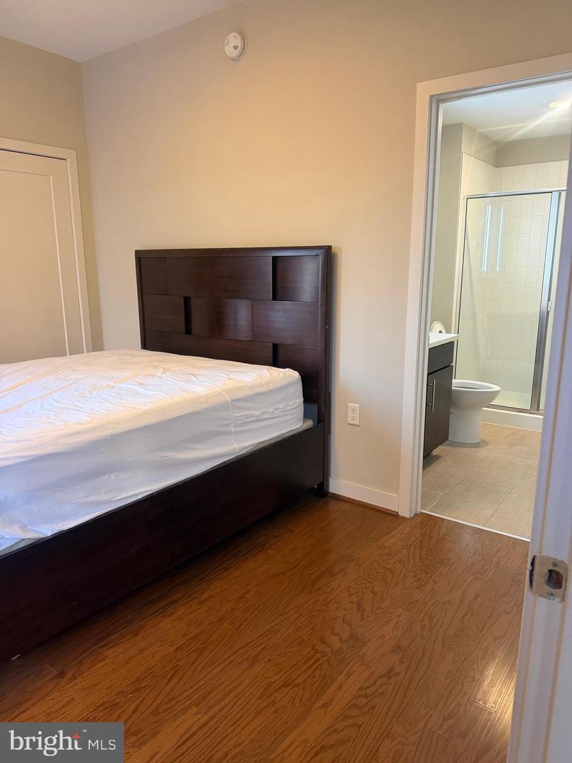 1320 Fenwick Ln #700 Property Photo 26