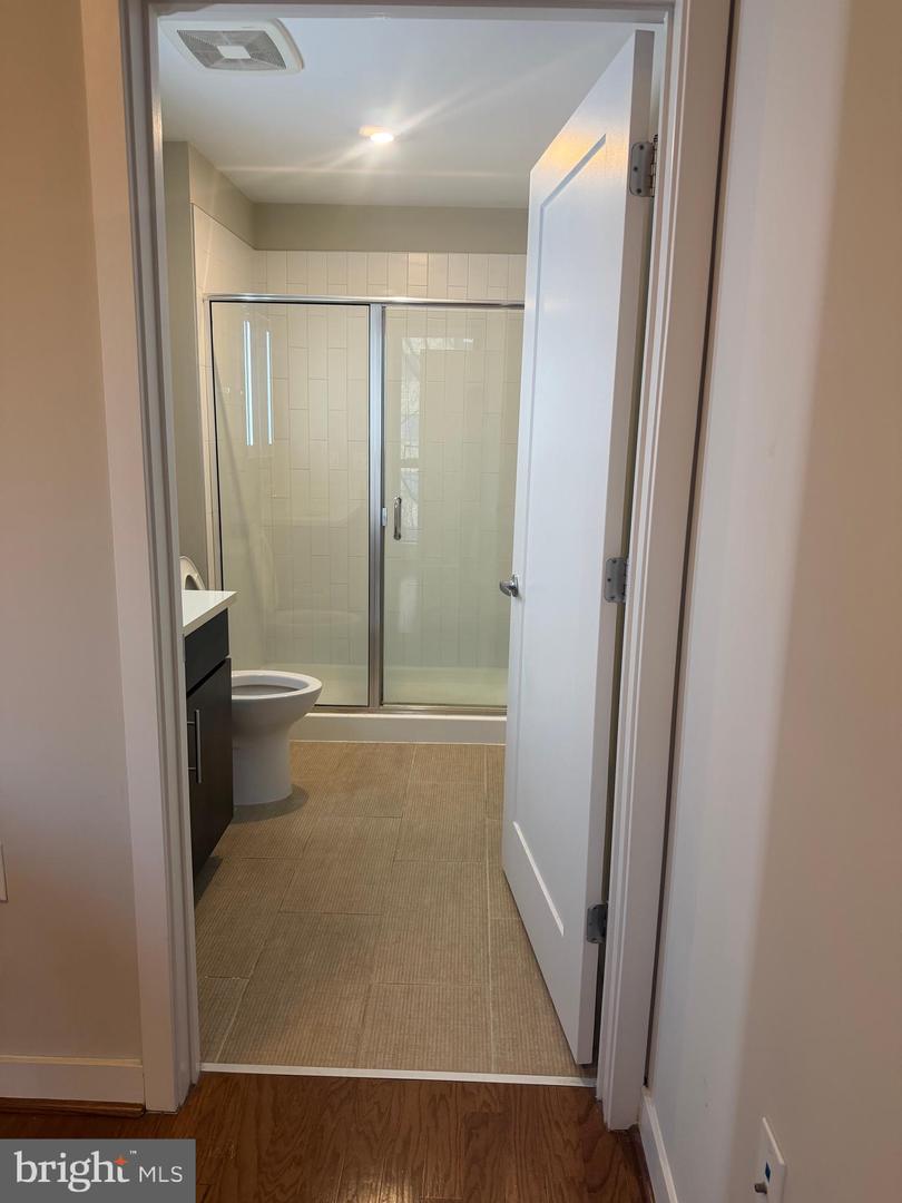 1320 Fenwick Ln #700 Property Photo 27