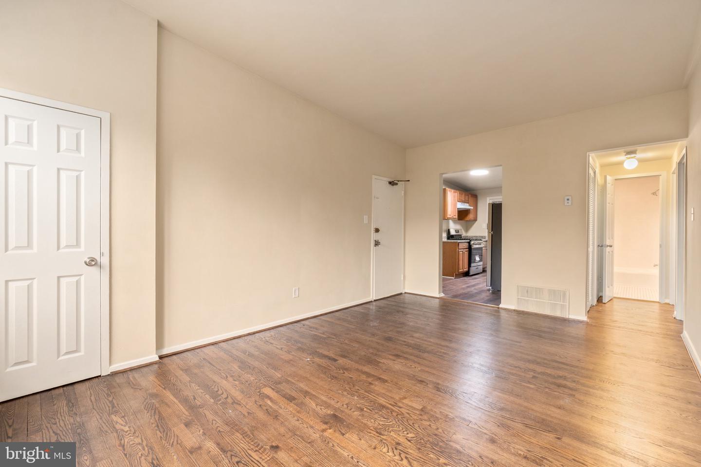 1029 Quebec Ter #8 Total Units Property Photo 7