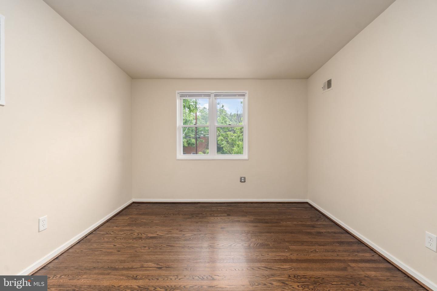 1029 Quebec Ter #8 Total Units Property Photo 13