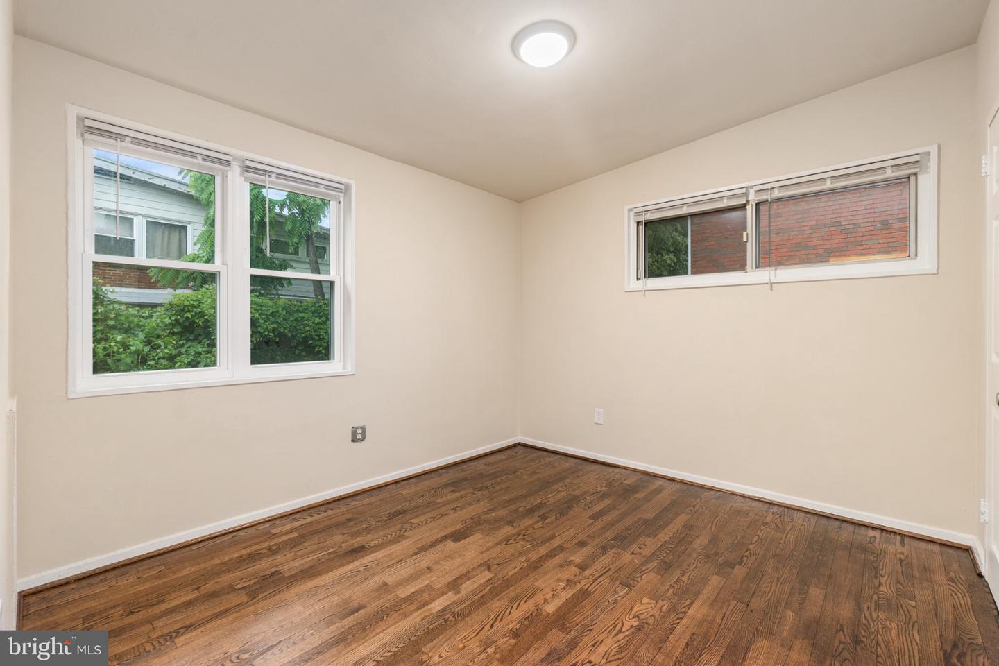 1029 Quebec Ter #8 Total Units Property Photo 18