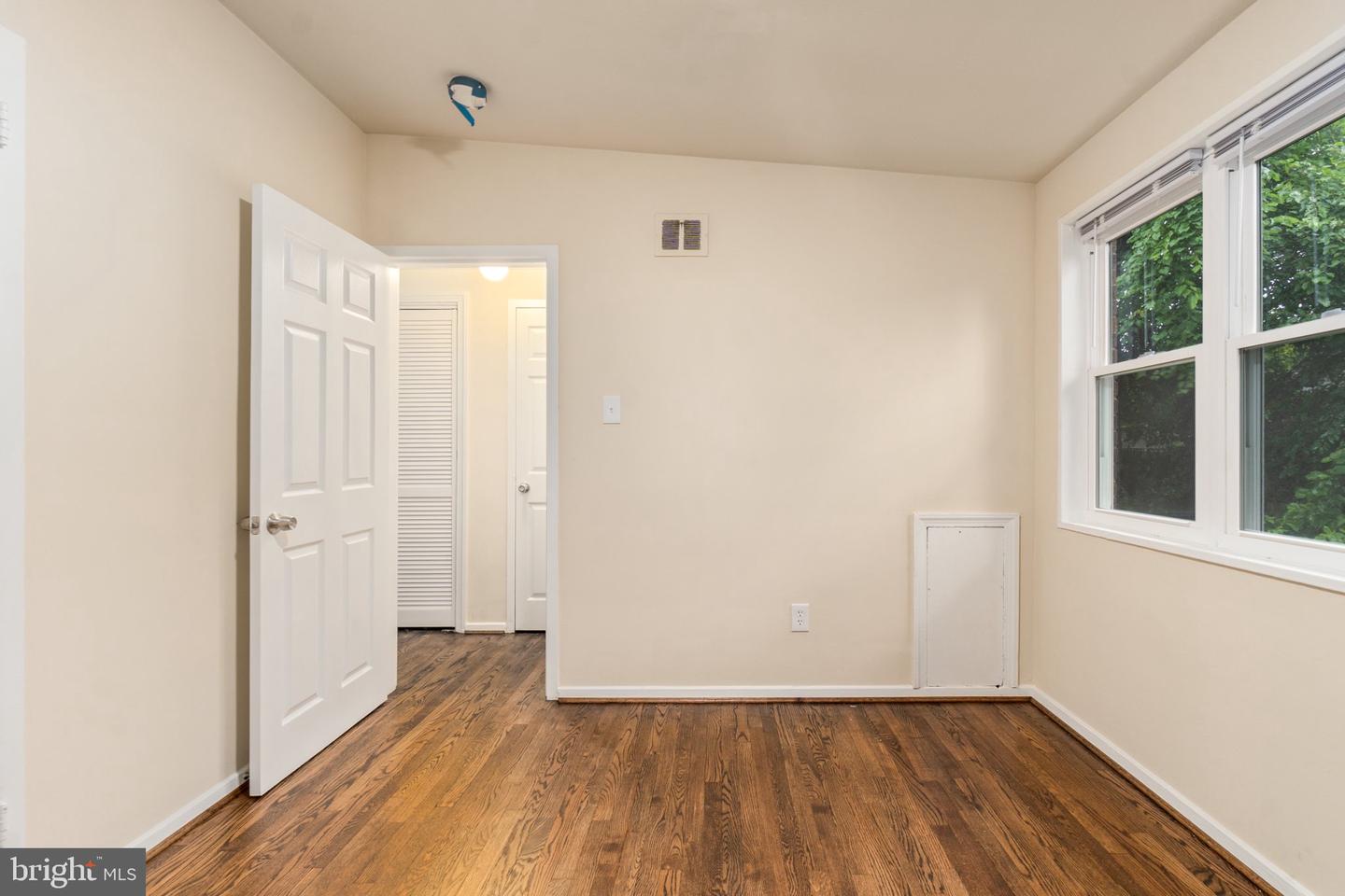 1029 Quebec Ter #8 Total Units Property Photo 21
