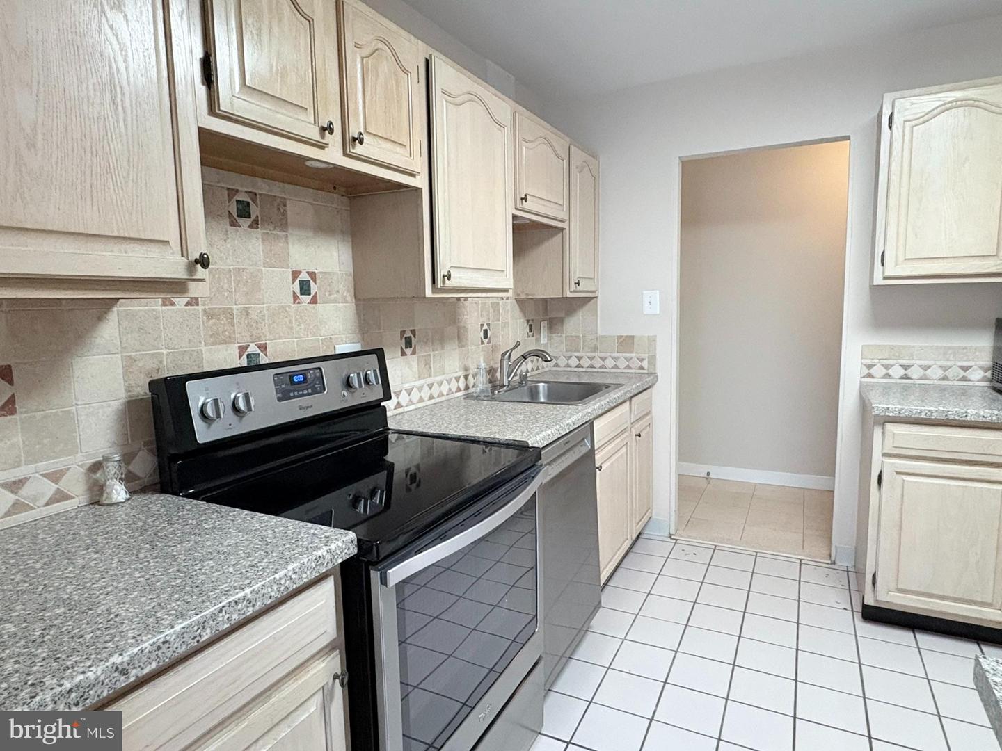 5817 Edson Ln #t2 Property Photo 6