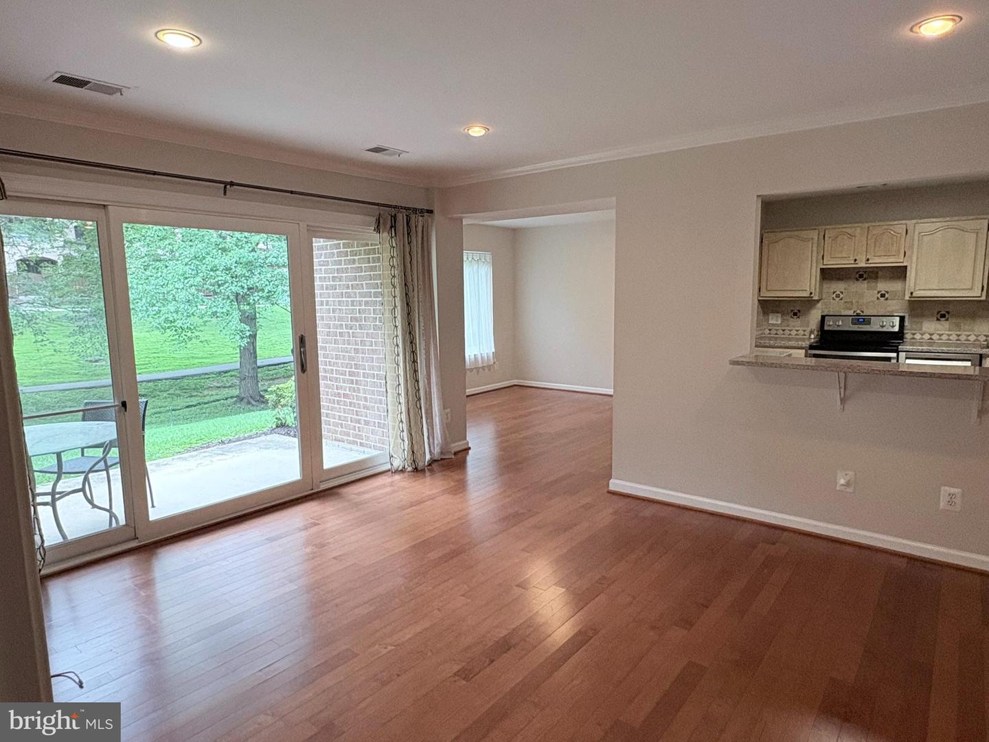 5817 Edson Ln #t2 Property Photo 12