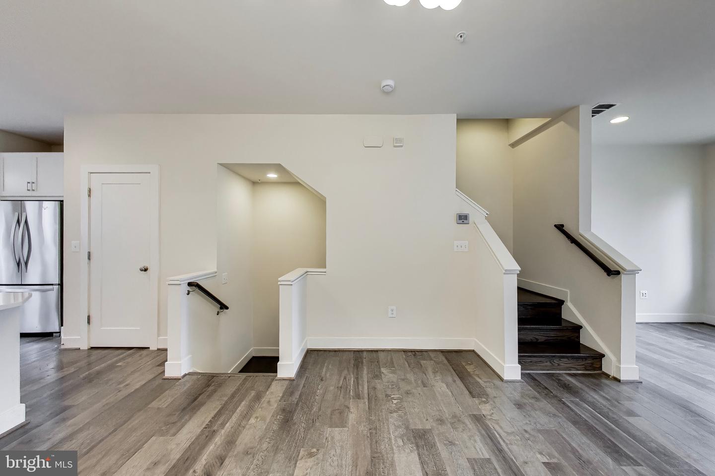 16616 Crabbs Branch Way Property Photo 8