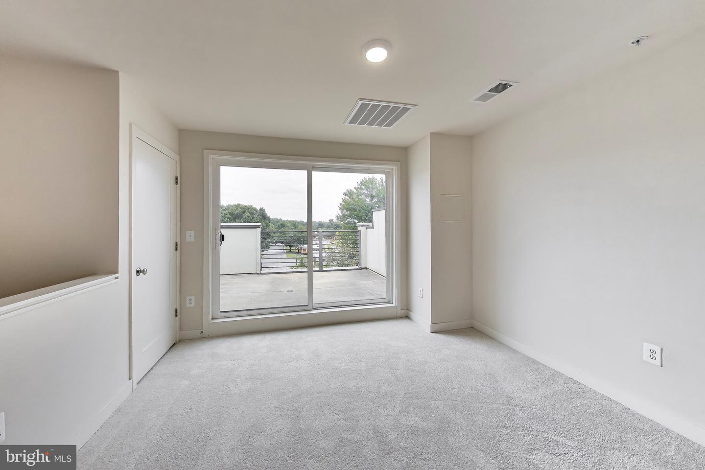16616 Crabbs Branch Way Property Photo 25