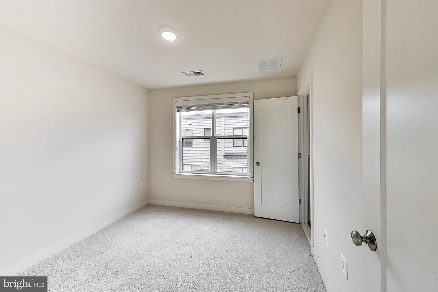 16616 Crabbs Branch Way Property Photo 28