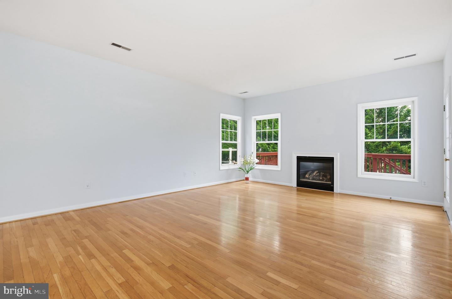 684 Heathwalk Mews Property Photo 9