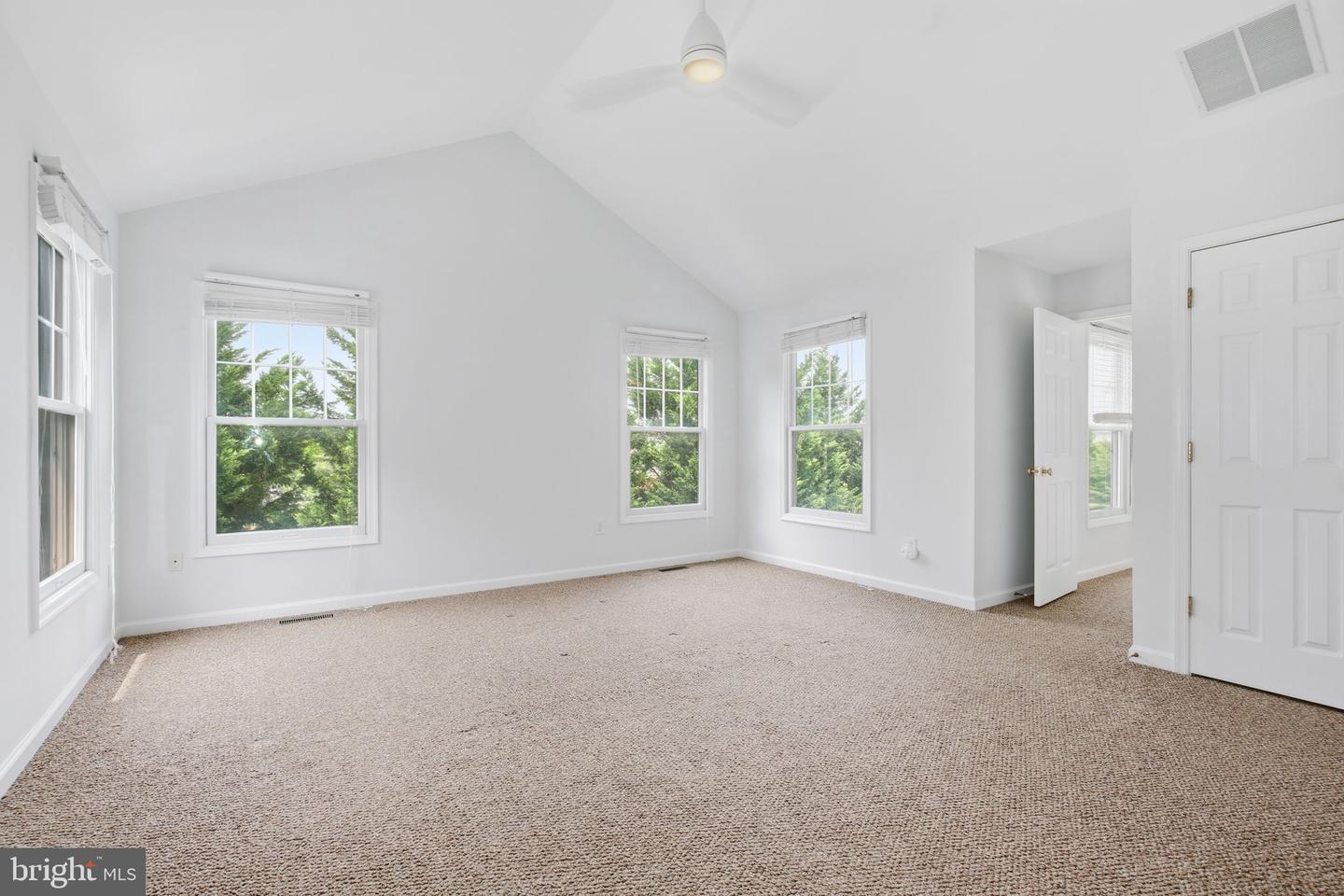 684 Heathwalk Mews Property Photo 28