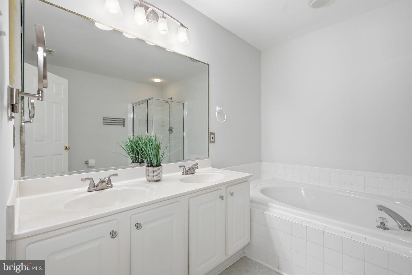 684 Heathwalk Mews Property Photo 31