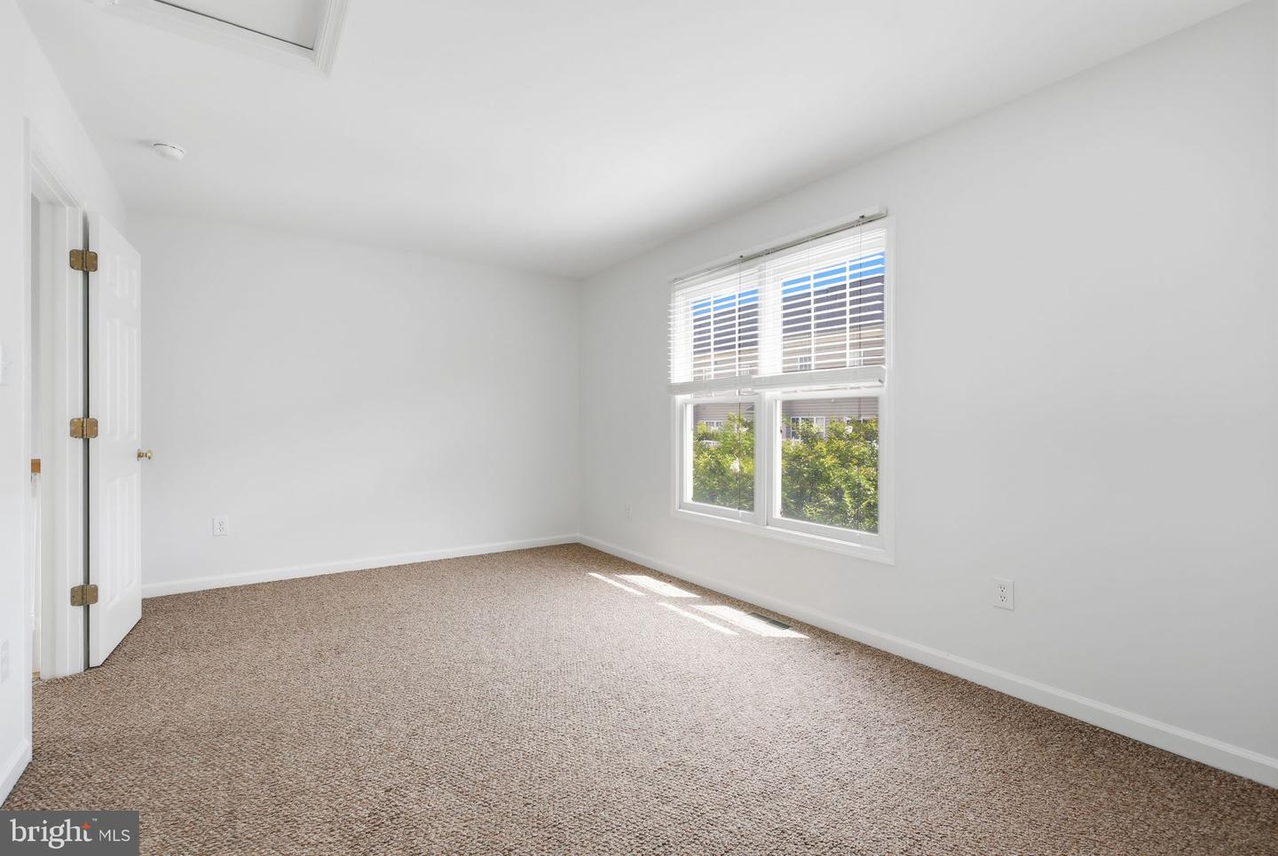 684 Heathwalk Mews Property Photo 37