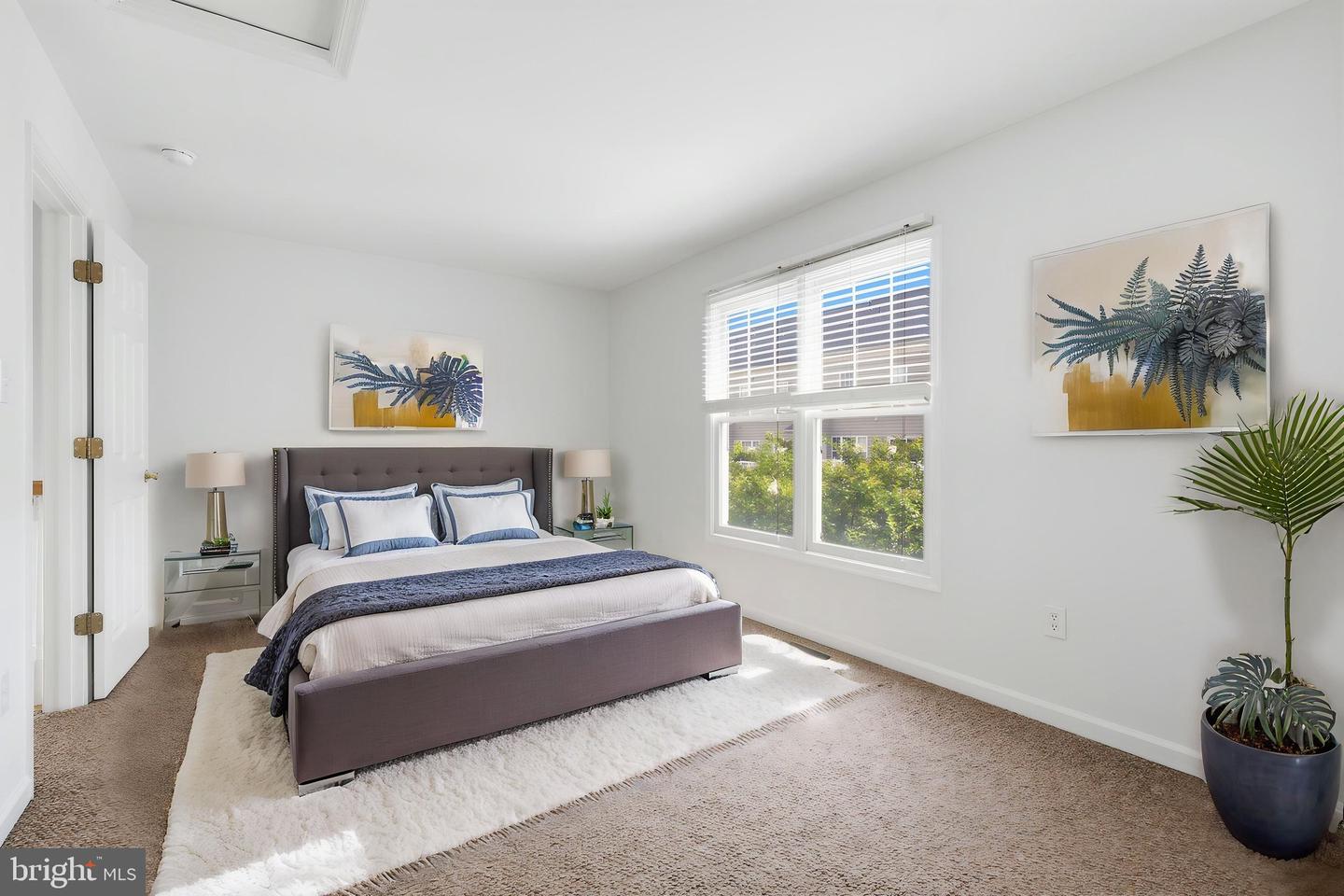 684 Heathwalk Mews Property Photo 38