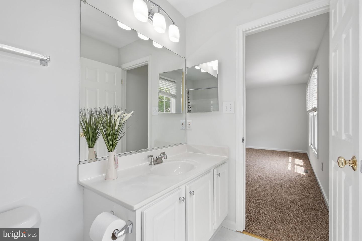 684 Heathwalk Mews Property Photo 41