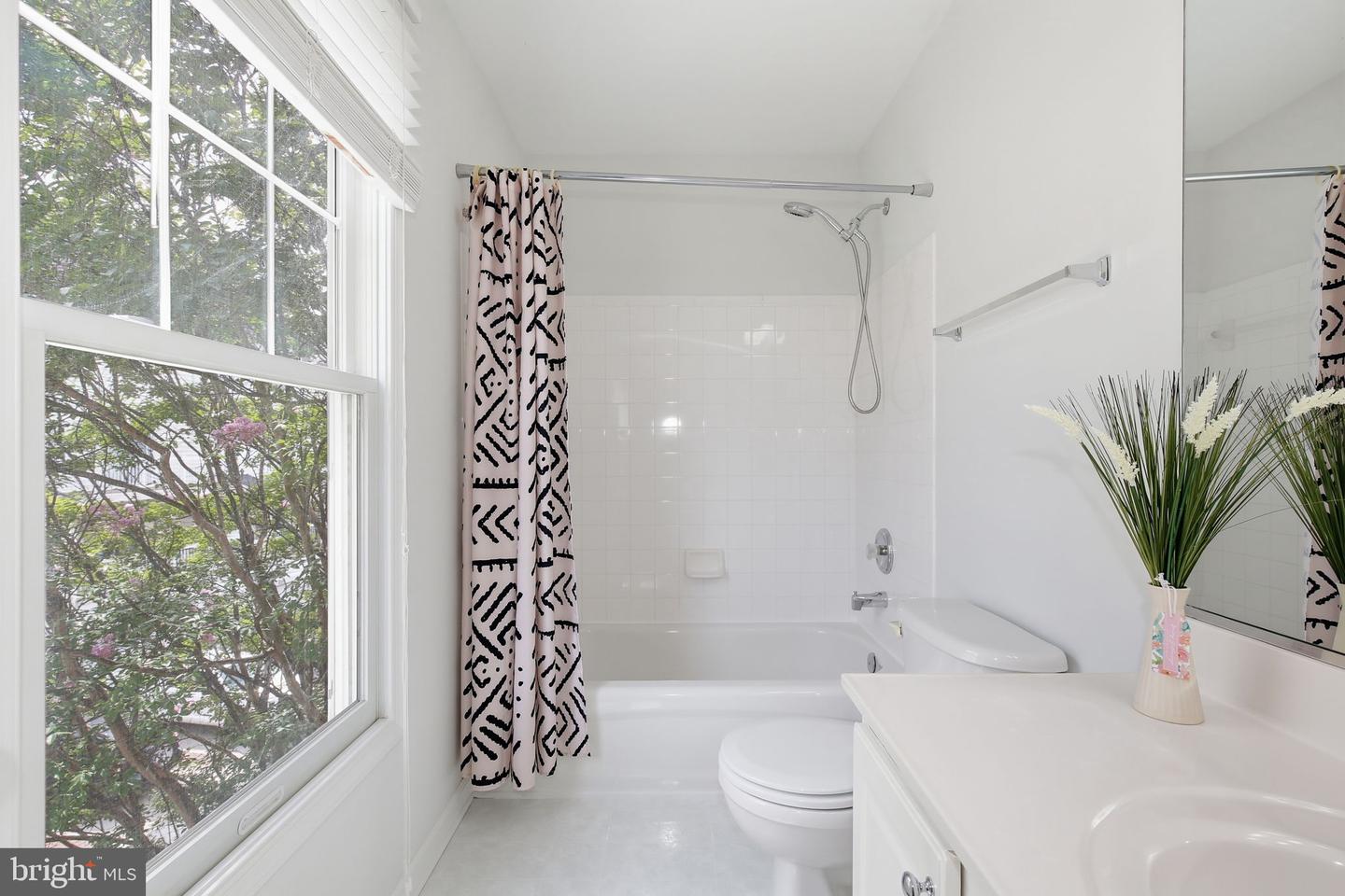 684 Heathwalk Mews Property Photo 42